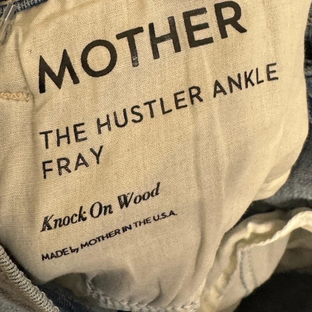 MOTHER Jeans The Hustler Ankle Fray in Knock on Wood